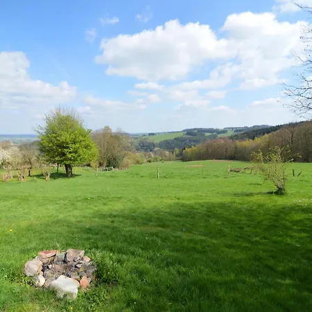Rustic Vacation Home, Baneux, Cleaning Included Ferienhaus
