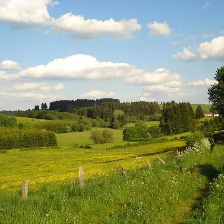 Rustic Vacation Home, Baneux, Cleaning Included * Lierneux